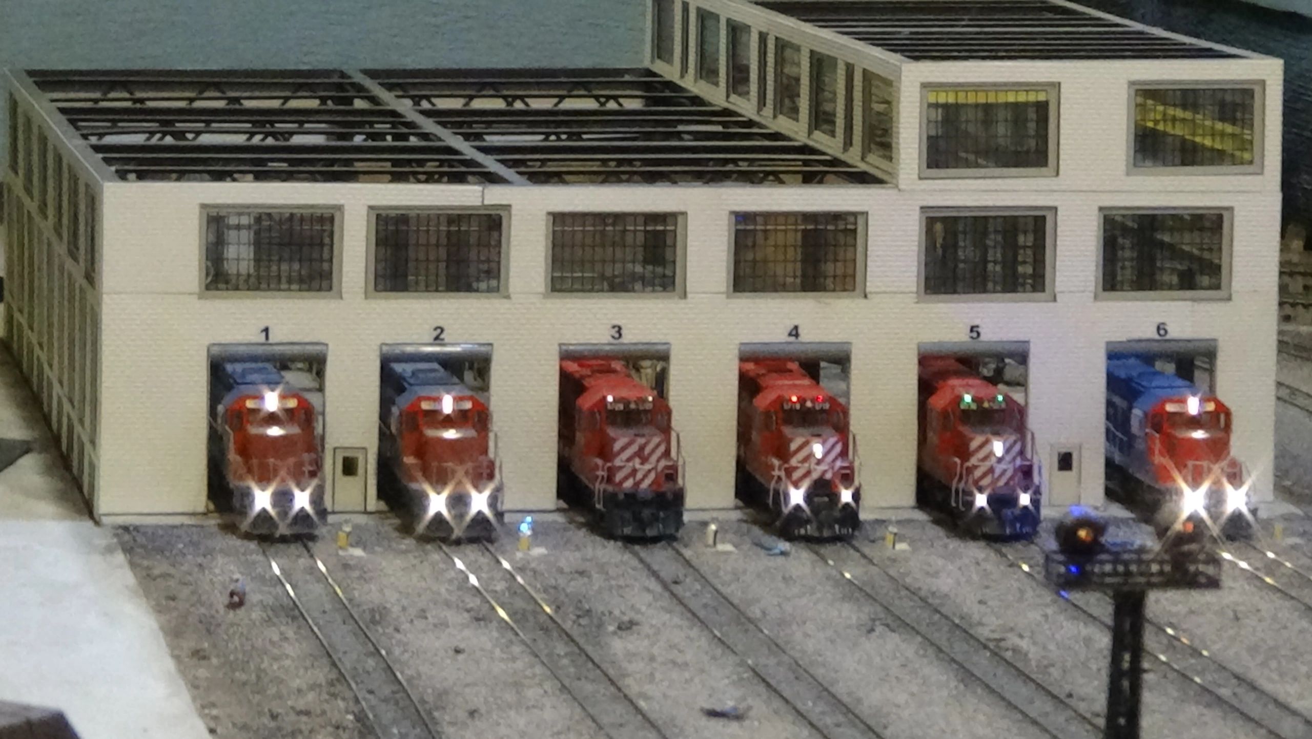 CUSTOM MODEL RAILROADS